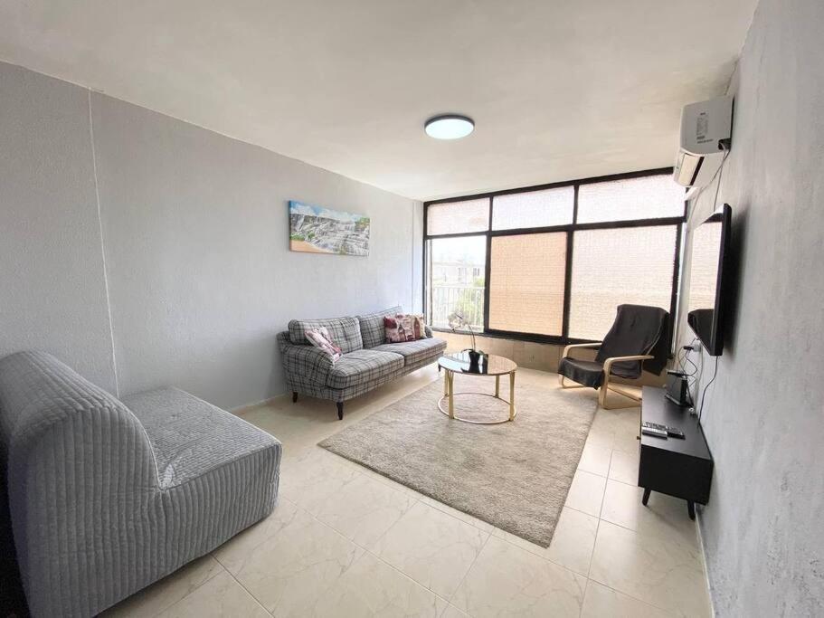 Apartment On The Mermaid Beach Qiryat Yam 外观 照片